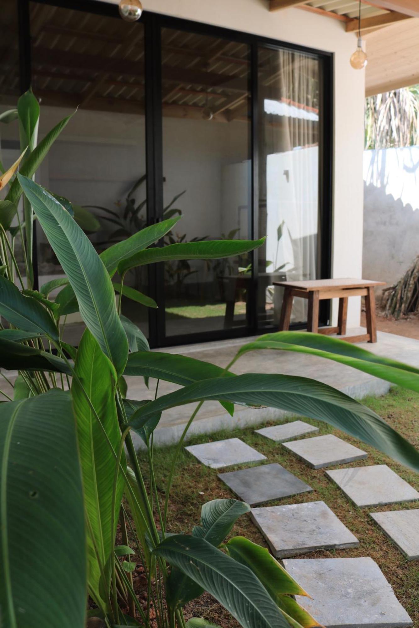 Hotel Swell Shacks à Matara Extérieur photo